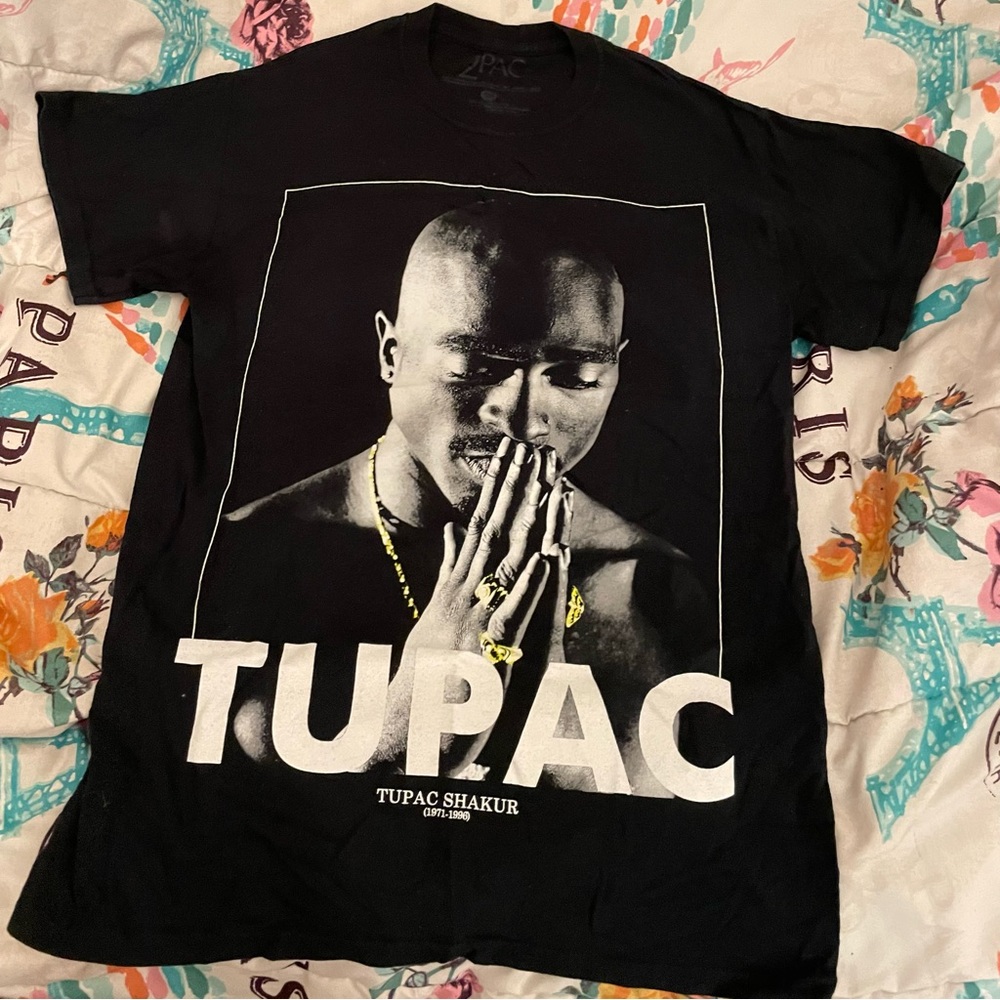 Black 2pac Graphic TShirt W/ Graphic On The Back